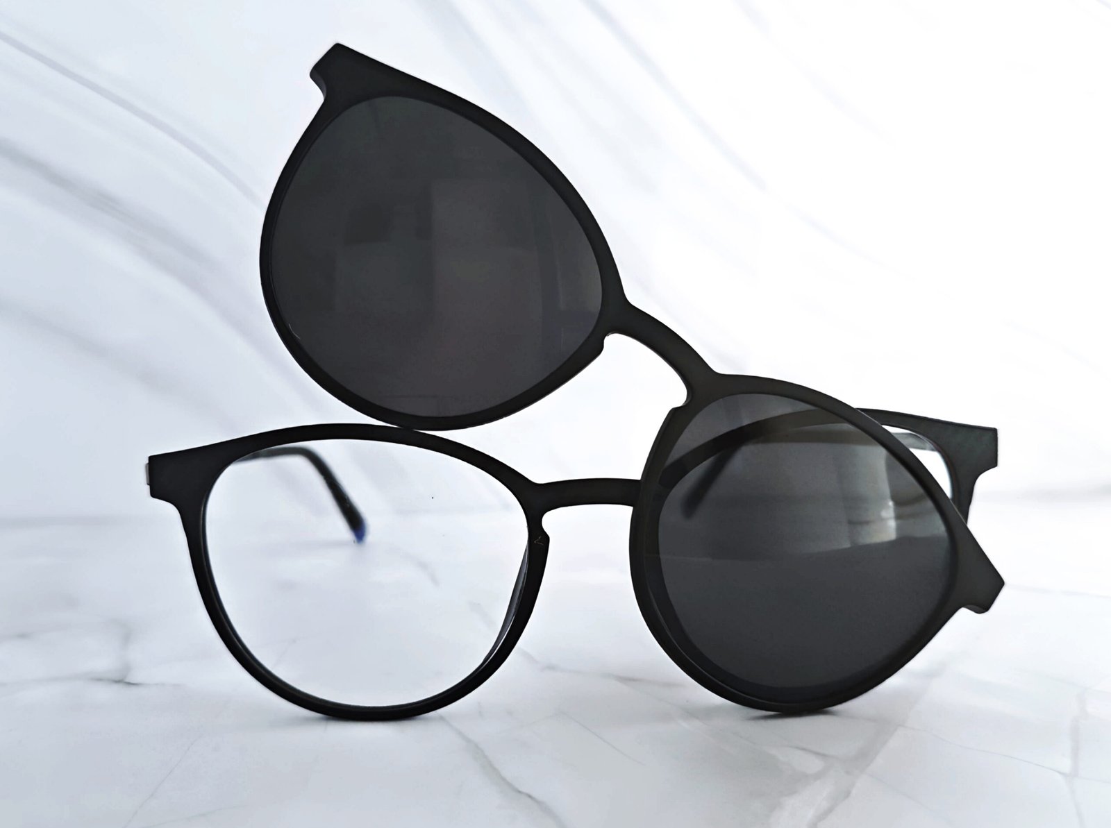 SOLANO CLIP ON - BLACK ECLIPSE