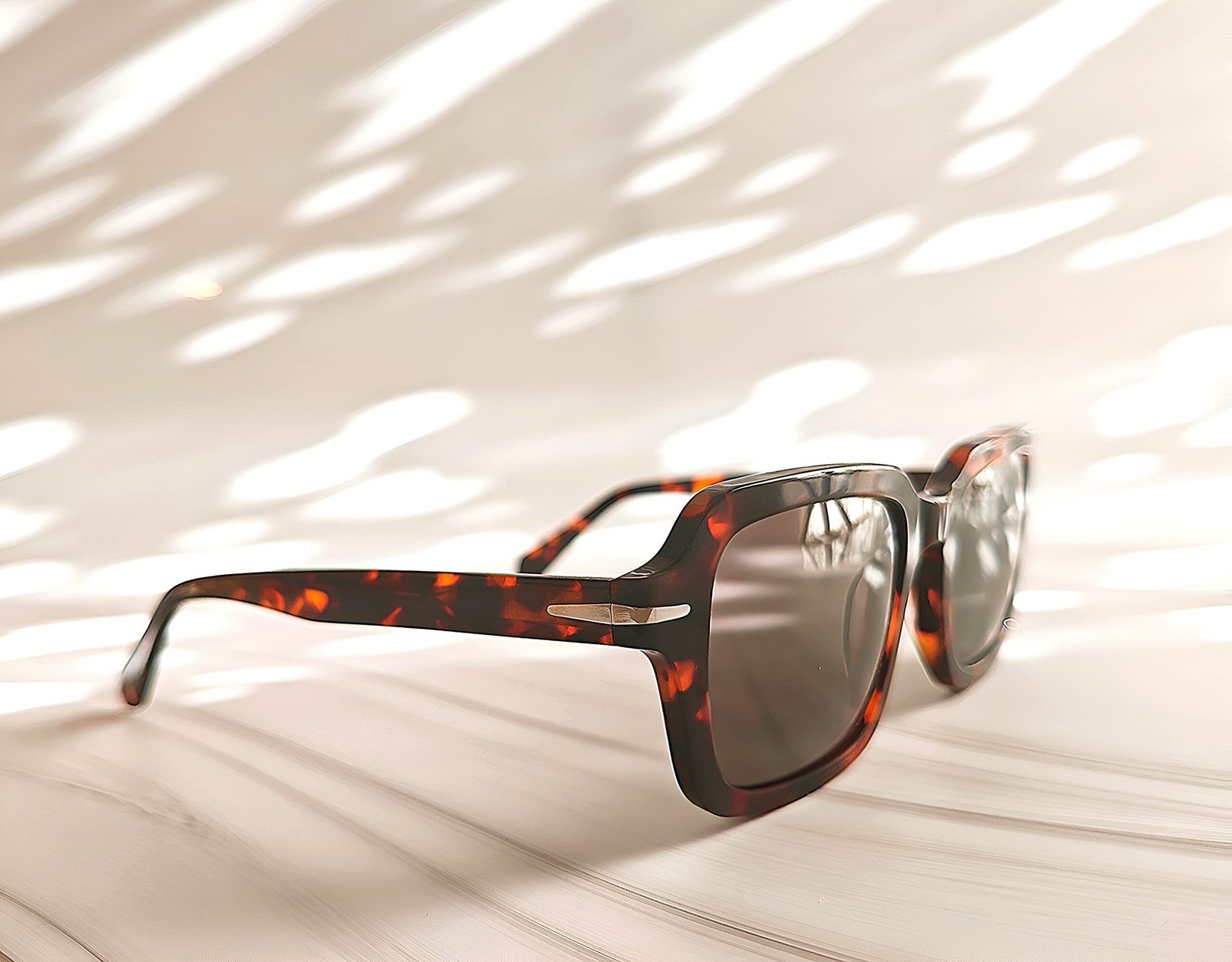 SHERLOCK – SOHO TORTOISE - Image 4