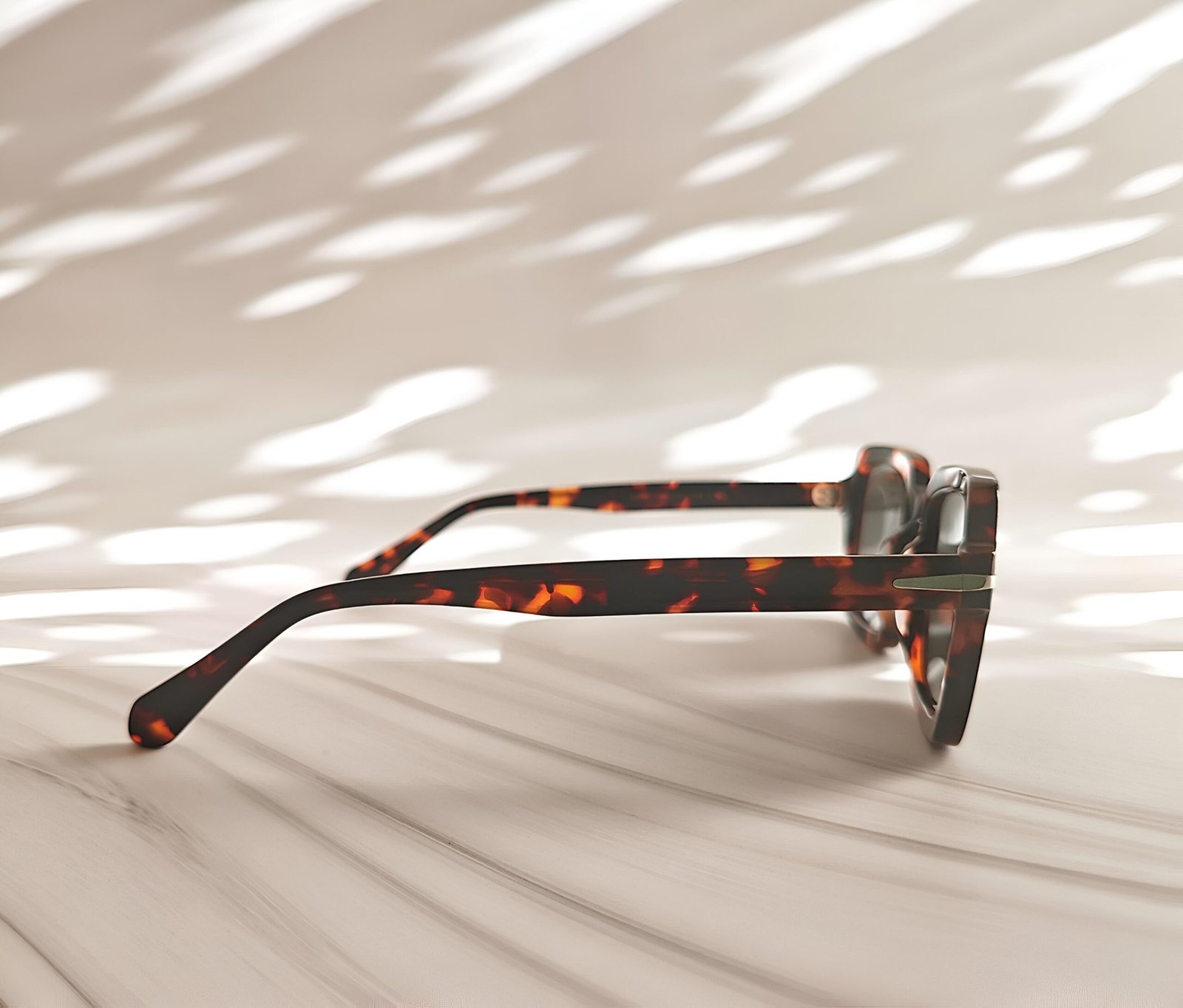 SHERLOCK – SOHO TORTOISE - Image 5