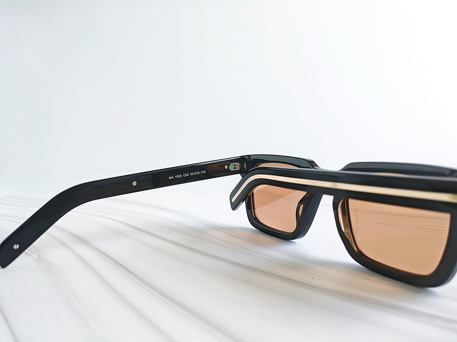 SHERLOCK - CLASSIC BLACK GOLD - Image 5